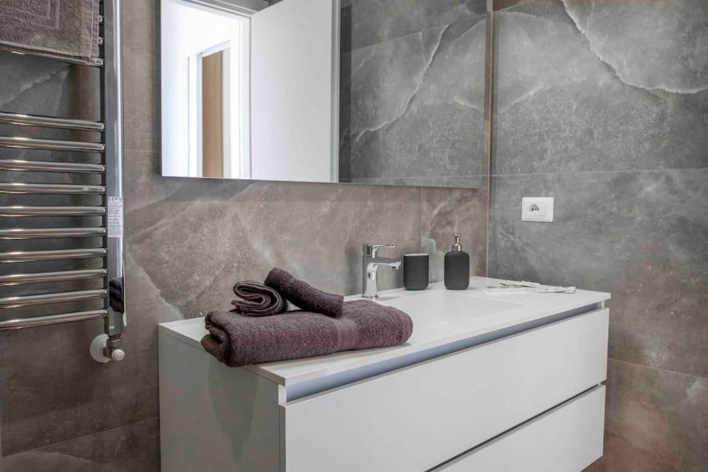 Duomo 10 Min- Attico Con Doppio Terrazzo Appartement